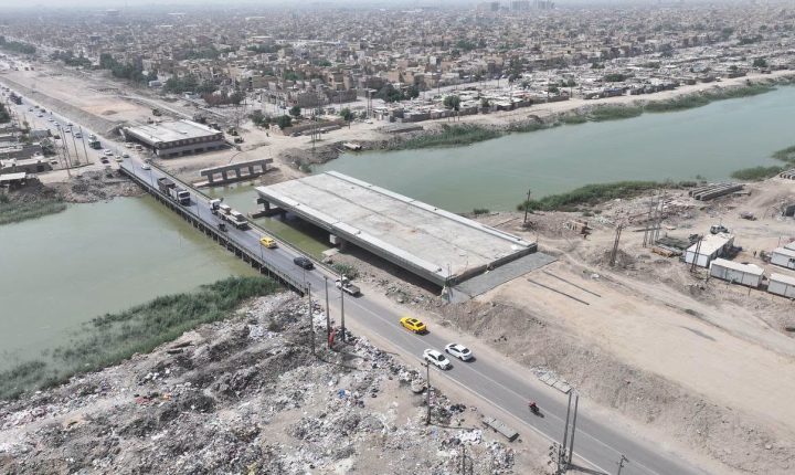 دائرة الطرق والجسور: إنجاز 75% من مشروع تأهيل وتطوير الجسر الهولندي في محافظة ذي قار وتواصل الأعمال لاستكمال مراحله المتبقية