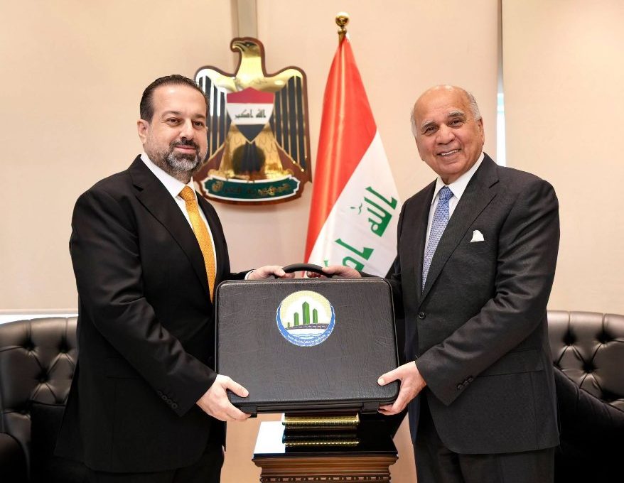السيد ريباز_حملان يتسلم رسمياً حقيبة وزارة الإعمار الإسكان والبلديات العامة
